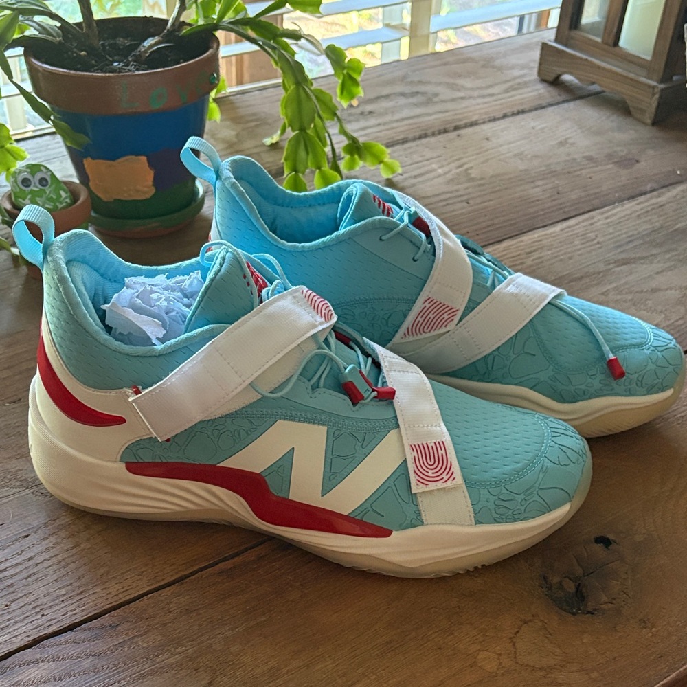 New Balance FuelCell Lindor v2 turf shoes